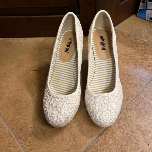 Unlisted Wedge Shoes by Kenneth Cole - Woman’s Size 7.5M - Picture 1 of 9
